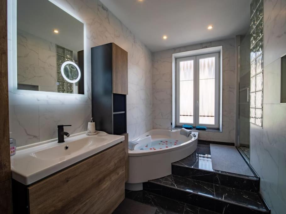 Duplex Jeanne D'Arc Billard Baby Logements Insolites Nancy Exterior photo